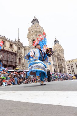 1 Şubat 2026, Lima, Peru. Dansçılar geçit töreninde Candelaria Bakiresi 'nin kutlamalarını kutluyorlar sokaklarda ve Lima' nın ana meydanında..