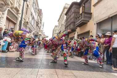 1 Şubat 2026, Lima, Peru. Dansçılar geçit töreninde Candelaria Bakiresi 'nin kutlamalarını kutluyorlar sokaklarda ve Lima' nın ana meydanında..
