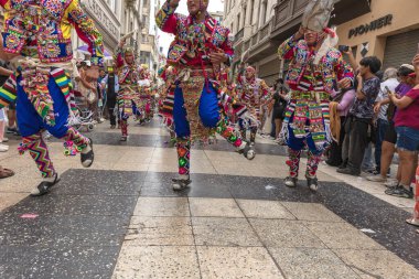 1 Şubat 2026, Lima, Peru. Dansçılar geçit töreninde Candelaria Bakiresi 'nin kutlamalarını kutluyorlar sokaklarda ve Lima' nın ana meydanında..
