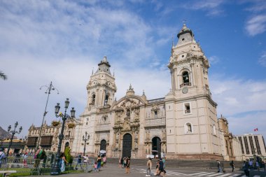 Katedral, Plaza de Armas, ve Limas tarihi merkezinin sokakları, Peru