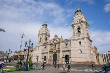 Katedral, Plaza de Armas, ve Limas tarihi merkezinin sokakları, Peru