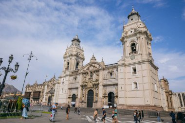 Katedral, Plaza de Armas, ve Limas tarihi merkezinin sokakları, Peru