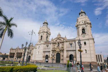 Katedral, Plaza de Armas, ve Limas tarihi merkezinin sokakları, Peru