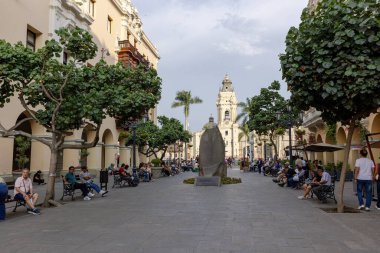 Katedral, Plaza de Armas, ve Limas tarihi merkezinin sokakları, Peru