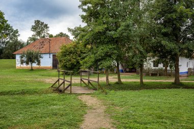Strnice açık hava müzesindeki Güney Moravya 'dan bir halk binası koleksiyonu..