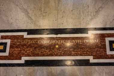 Vatikan, Roma, İtalya - 15 Ekim 2025: St. Peter Bazilikası iç mimarisi. Vatikan şehri kapalı. Katolik kilisesi geçmişi. St. Peter Bazilikası 'nda. Rönesans ve barok tarzı mimari.