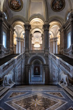 Caserta, İtalya - 16 Ekim 2025: İki Sicilya sırasında Bourbon Hanedanı 'nın ana konutu, Caserta Kraliyet Sarayı bir Unesco Dünya Mirası Alanıdır. Burada özellikle iç kısımları.