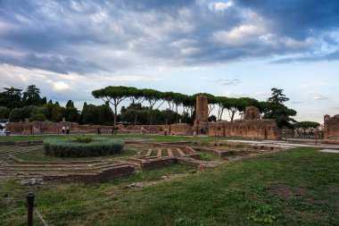 Roma, İtalya - 14 Ekim 2025: Ebedi Şehrin Tarihi Anıtları.