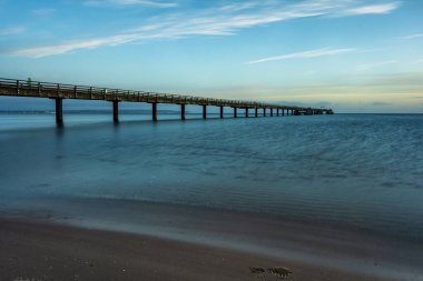 Ruegen Adası, Mecklenburg-Batı Pomerania, Almanya Binz 'deki Pier ve Baltık Sahil Tatil Köyü