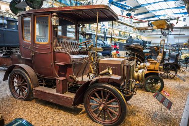 Prag, Çek Cumhuriyeti - 14 Ekim 2025: 1903 Gardner-Serpollet H. Üretici Otomobiller buharı Gardner-Serpollet, Paris, Fransa. Buhar makinesiyle çalışan yolcu vagonu..