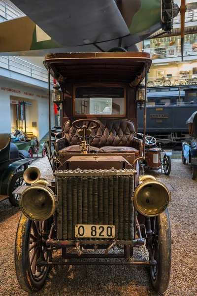 Prag, Çek Cumhuriyeti - 14 Ekim 2025: 1903 Gardner-Serpollet H. Üretici Otomobiller buharı Gardner-Serpollet, Paris, Fransa. Buhar makinesiyle çalışan yolcu vagonu..