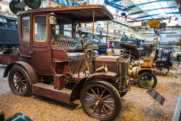 Prag, Çek Cumhuriyeti - 14 Ekim 2025: 1903 Gardner-Serpollet H. Üretici Otomobiller buharı Gardner-Serpollet, Paris, Fransa. Buhar makinesiyle çalışan yolcu vagonu..