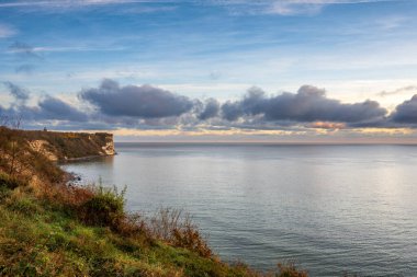 Yüzbaşı Arkona, Ruegen Adası, Almanya. Sonbahar gündoğumu.