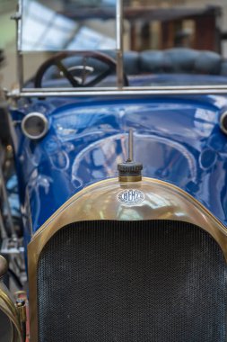Benz 1640 PS 1913 ve 1914 yılları arasında Benz ve Cie tarafından üretilmiştir. 3950 cc kapasiteli ve 40 hp 'lik çıkış kapasitesine sahip dört silindirli bir motorla donatılmıştı..