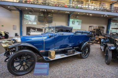 The Benz 16 40 PS was produced by Benz and Cie between 1913 and 1914. It was equipped with a four-cylinder engine with a capacity of 3950 cc and an output of 40 hp.