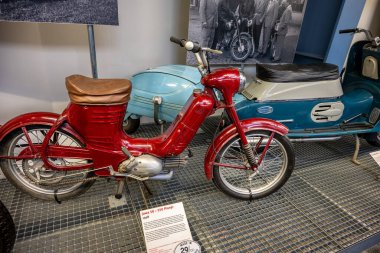 Prag, Çek Cumhuriyeti - 14 Ekim 2025: Jawa 50 tipi 550, takma adı Paez, 1955 'ten 1958' e kadar üretilen ikonik bir Çekoslovak motosiklet mobiletidir..