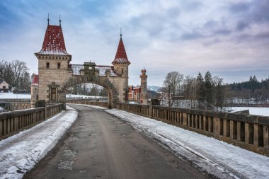 Çek Cumhuriyeti 'nin en güzel barajının manzarası Les Krlovstv Bir kış sabahı