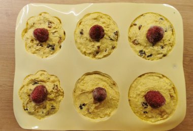 Fırında ev yapımı kek pişiriyorum. Adım 1.