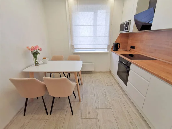 Small White Kitchen Interior Modern Minimalist Apartment White Black Wood — Stock Photo, Image