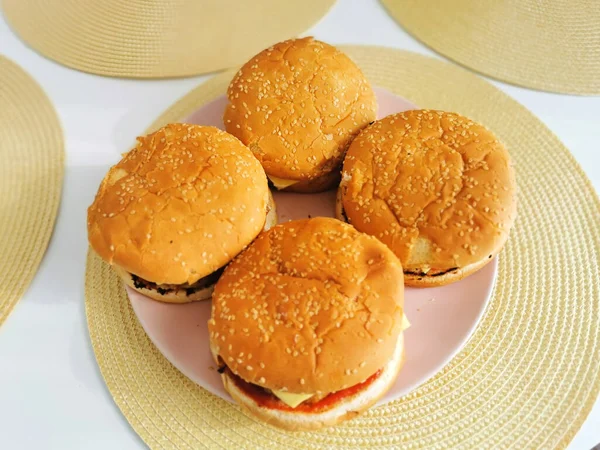 Heerlijke Zelfgemaakte Hamburgers Thuis Voedsel Concept Cheeseburger Hamburger Kipburger — Stockfoto