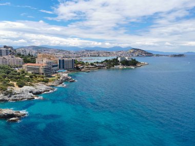 Ege Denizi ve tatil köyünün güzel manzarası. Kusadasi, Türkiye
