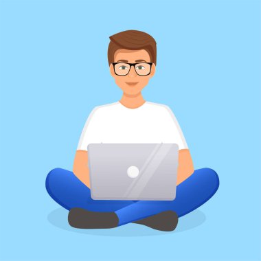 Adam dizüstü bilgisayarda çalışıyor. Serbest çalışmanın düz vektör çizimi, evde çalışmak, iş, ofis, eğitim. Sosyal ağlarda uzaktan çalışma ve iletişim. Çizgi film biçimi.