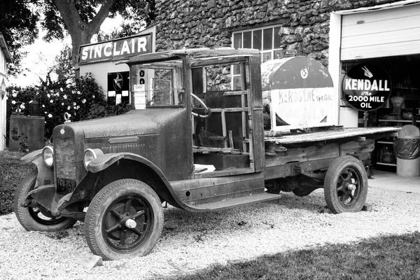 Old Route Ash Grove Missouri Restore Edilmiş Bir Sinclair Istasyonunda — Stok fotoğraf