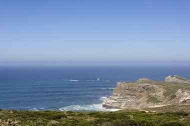 Deniz manzara mavi gökyüzü arka plan ile