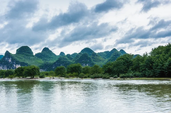 Montañas y paisajes del río Li —  Fotos de Stock