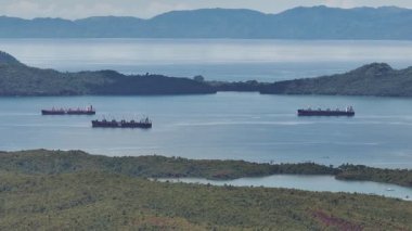 Mindanao, Filipinler 'de gemi ve kargo gemileri var. Büyütme görünümü.