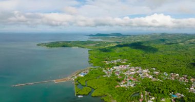 Looc Poblacion 'un panorama manzarası. Tablolar Adası. Romblon, Filipinler.