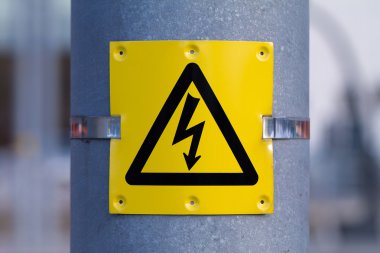 Yüksek gerilim Avrupa iz. Tehlikeli electrici hakkında uyarı