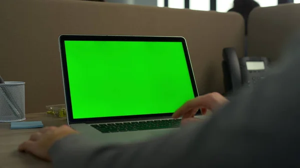 Businessman hands using touchpad on laptop. Executive working on computer — Stock Photo, Image