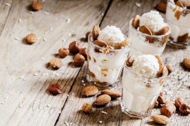 Vanilyalı dondurma ile Tatlı