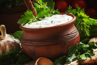 White Middle East sauce 