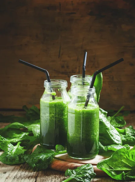 Healthy spinach smoothies — Stock Photo, Image