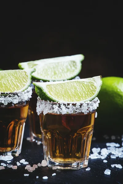 Tequila messicana in bicchierini — Foto Stock