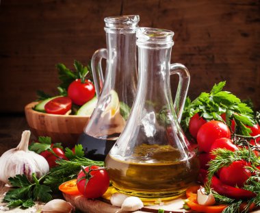 Zeytinyağı ve sürahi balsamik sirke