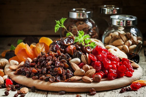 Mistura de frutos secos e nozes — Fotografia de Stock