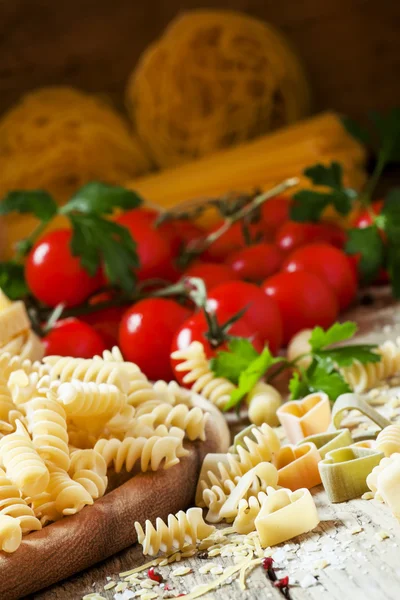 Ongekookte pasta spiraline — Stockfoto