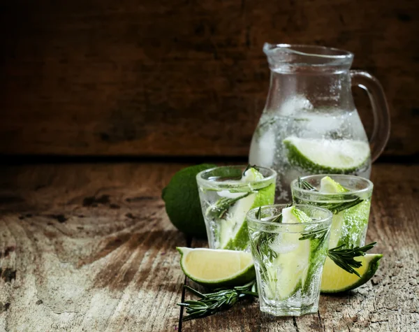 Lime Lemonade with rosemary and ice — Stock Photo, Image