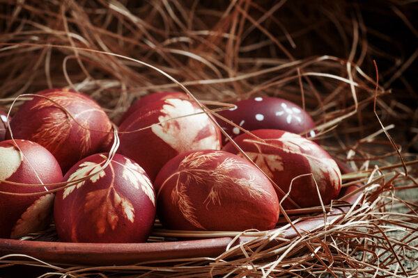 Painted brown onion peel Easter eggs