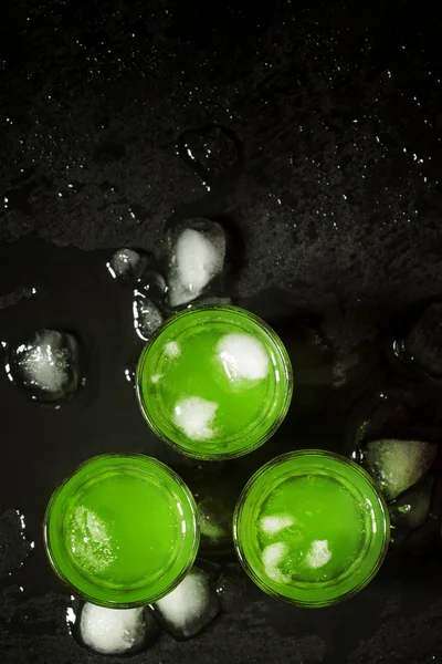 Boisson à la menthe verte avec glace — Photo