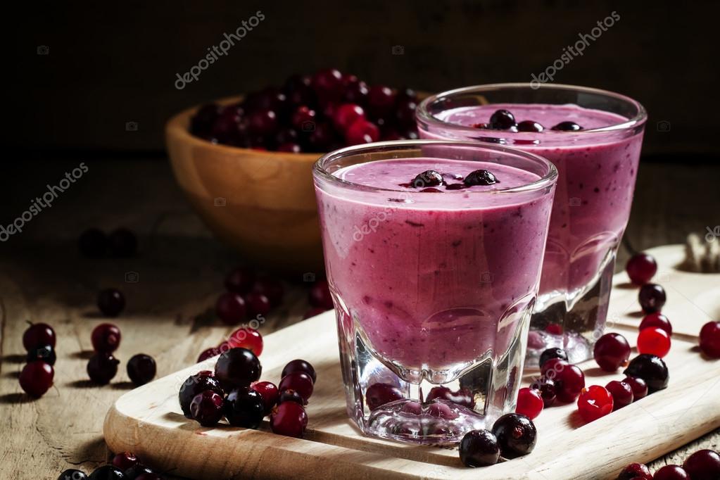 молоко со смородиной