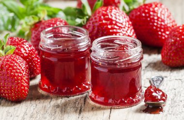 Bütün meyveleri ile çilek lezzetli  