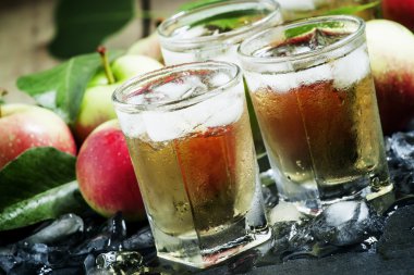 Cold apple juice with crushed ice