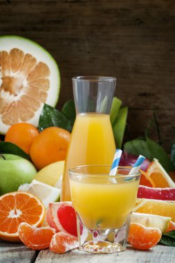 Sağlıklı taze narenciye kokteyli