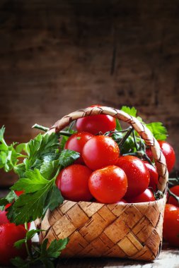 Kiraz domates ve maydanoz hasır sepet 