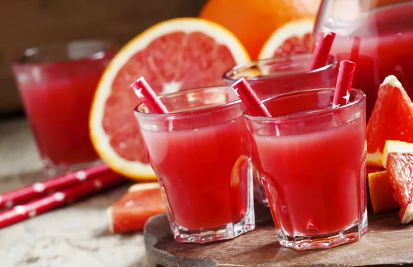 Красный коктейль из сицилийских апельсинов — стоковое фото