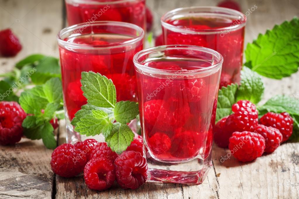 depositphotos_108136066-stock-photo-refreshing-raspberry-drink.jpg